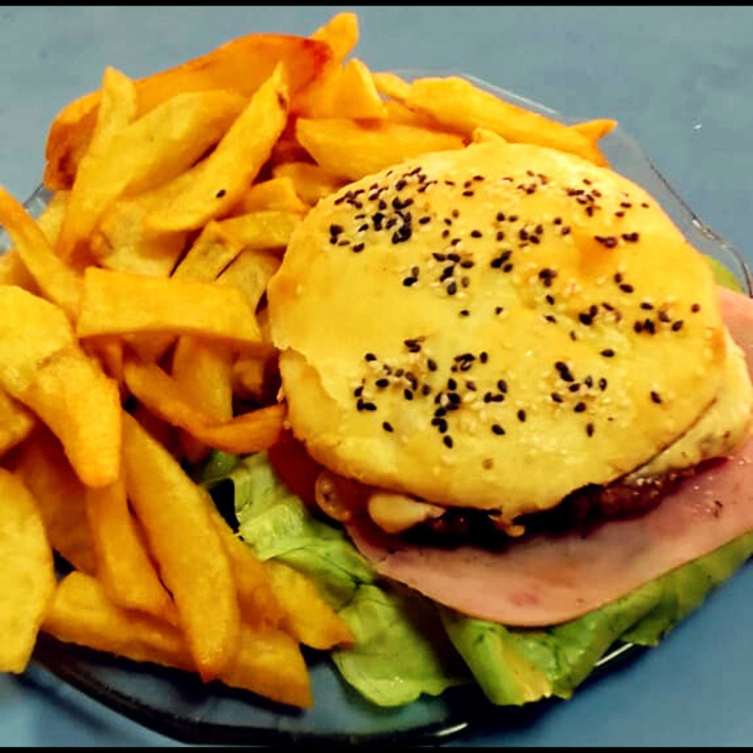 hamburguesa con fritas